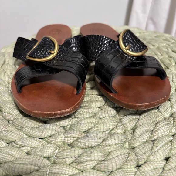 Massino Dutti Chappals Black Croc Vegan Leather Criss Cross Slip On Flat Sandals - Picture 4 of 7